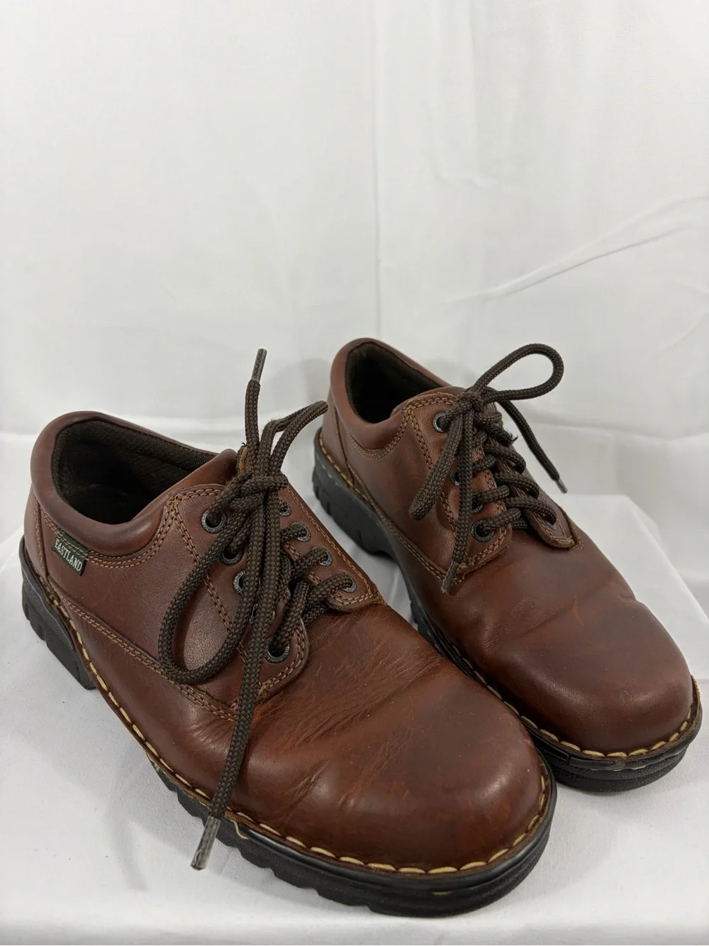 NWOT Eastland Women’s Size 10 Brown Leather Lace-Up Casual Shoes
